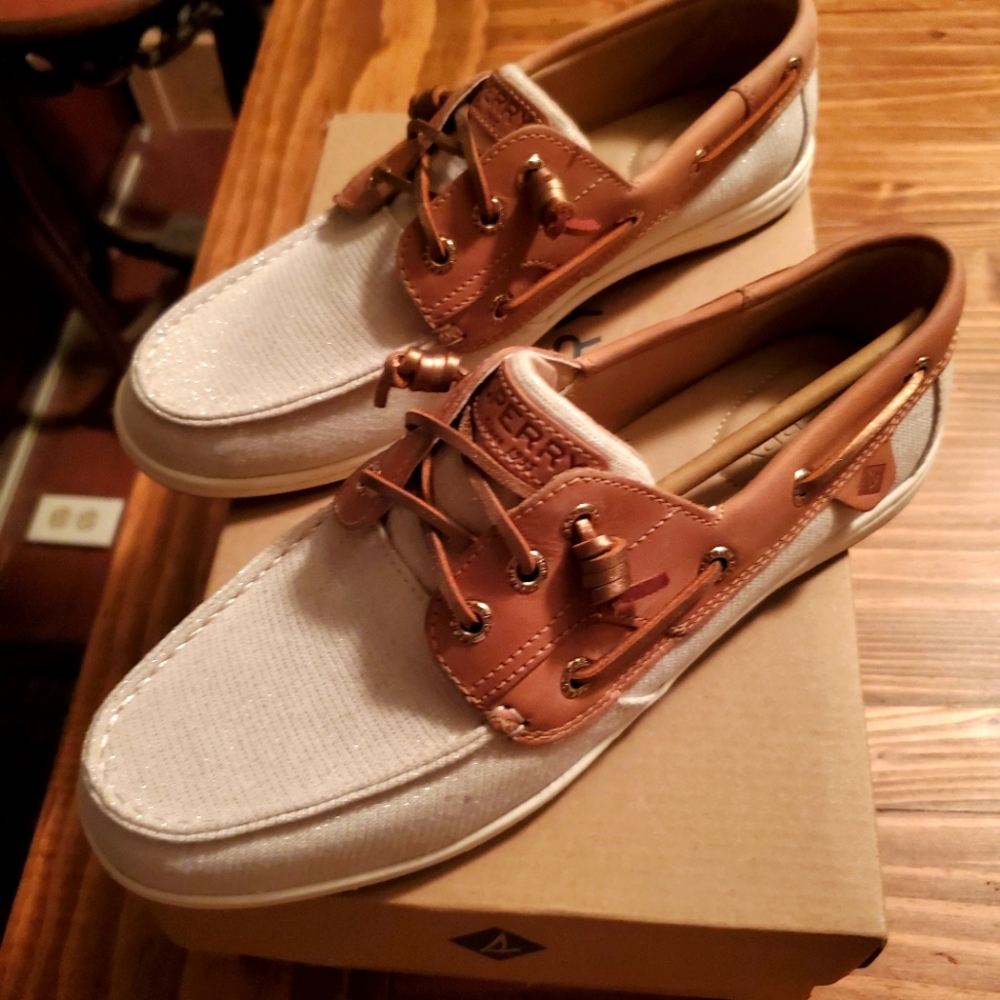 Sperry New Size 9 boat shoe